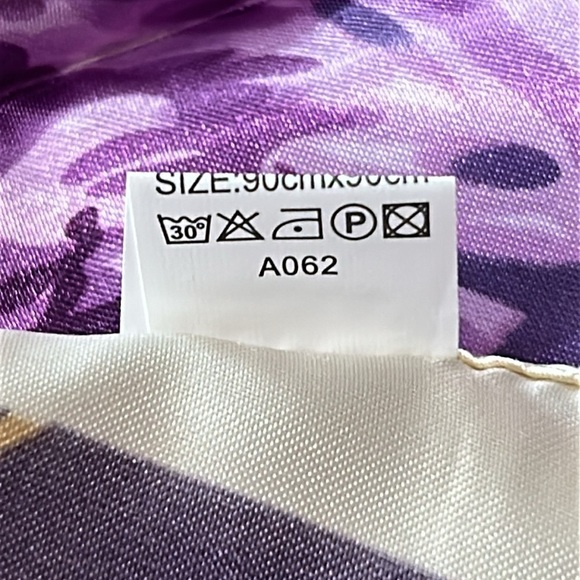 2244- Women’s Floral Scarf Purple & Cream  NWT 34.5”x34.5” NWT - Picture 10 of 10